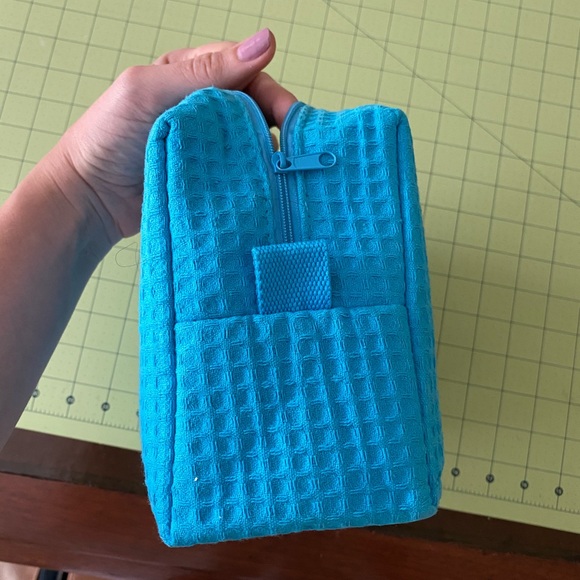 NWOT ZTA monogrammed make up bag - Picture 4 of 8